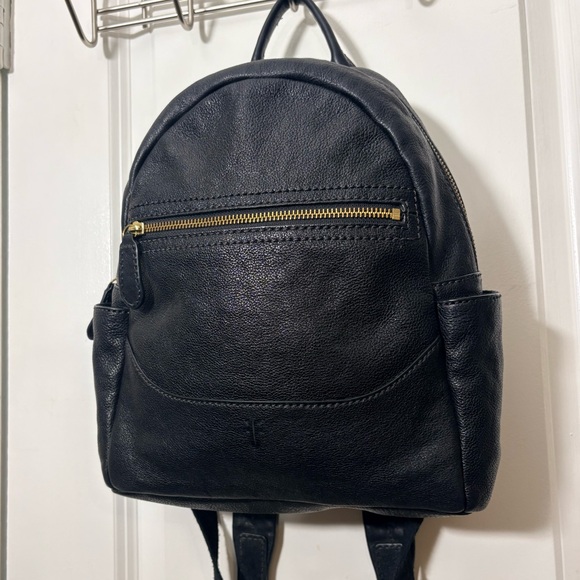 Frye Logan Leather Backpack - Black Tumbled Leather - Mid-Size Unisex - Picture 1 of 13